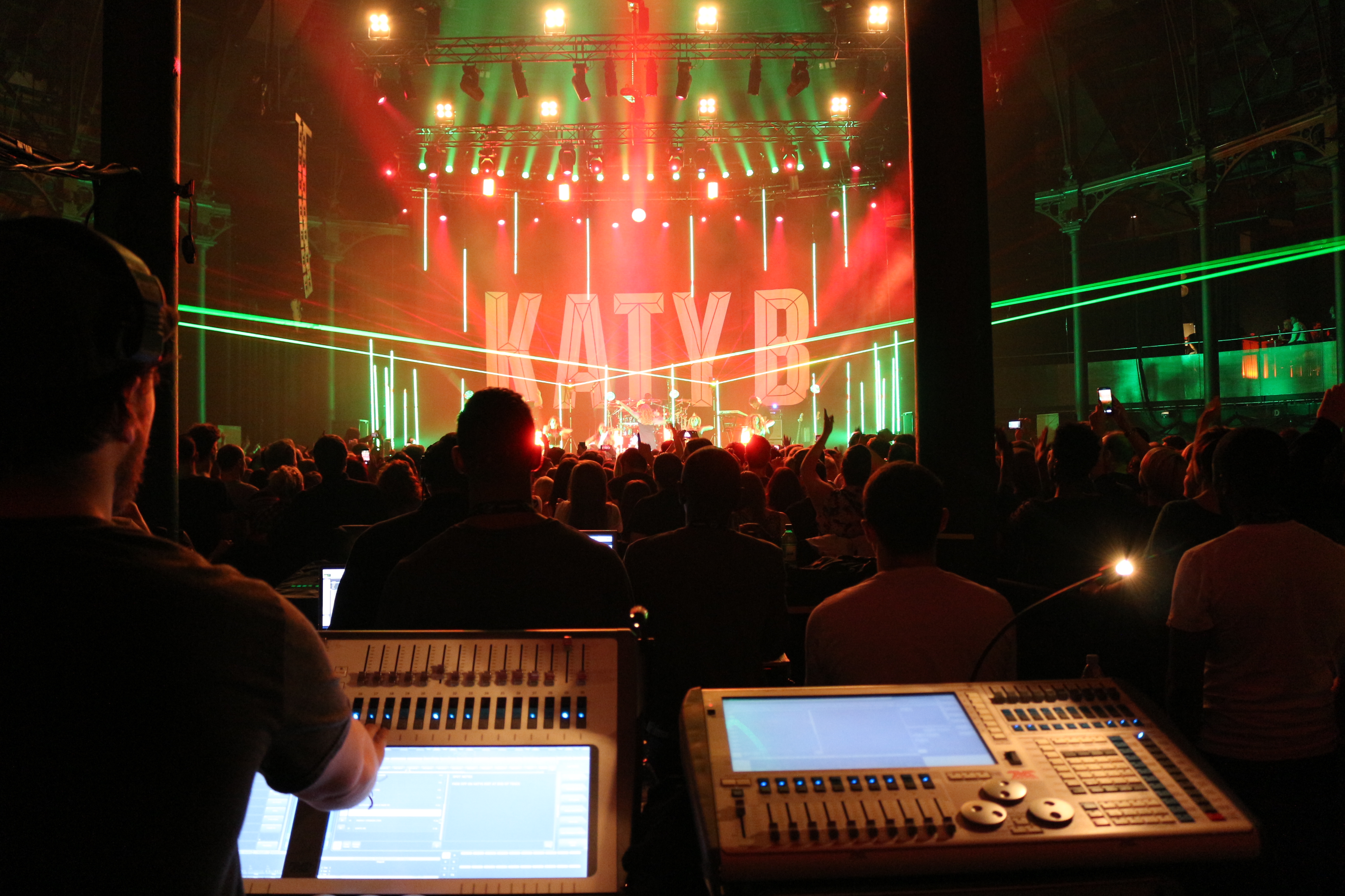 Avolites Sapphire Touch controls nightclub vibe for Katy B