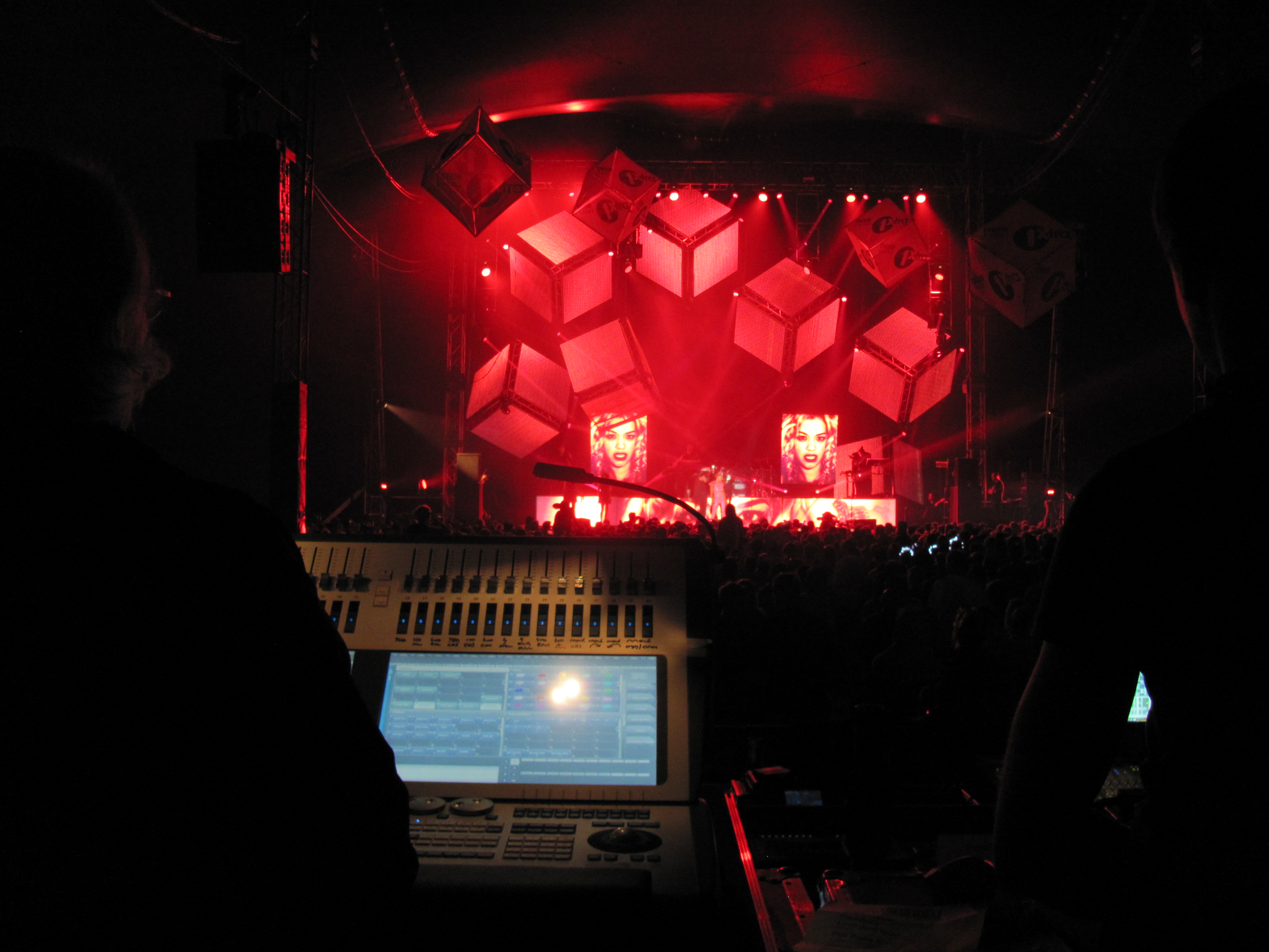 ElectricFly electrifies Global Gathering with Avolites 